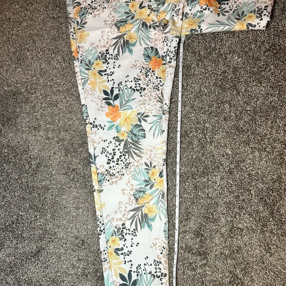 Coco + Carmen Floral Women Jeans - Multicolor - Picture 6 of 6